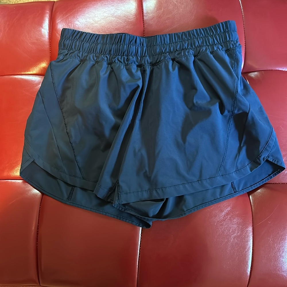 Lululemon tracker shorts